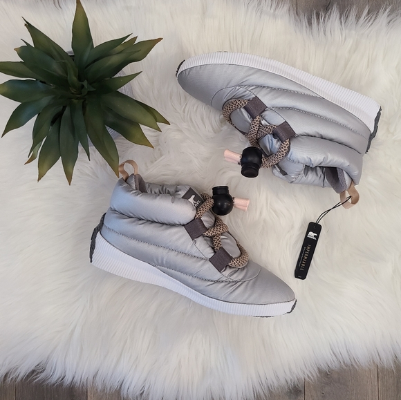 SOREL Out ‘N About Puffy Lace Boot Silver NEW - Picture 5 of 10